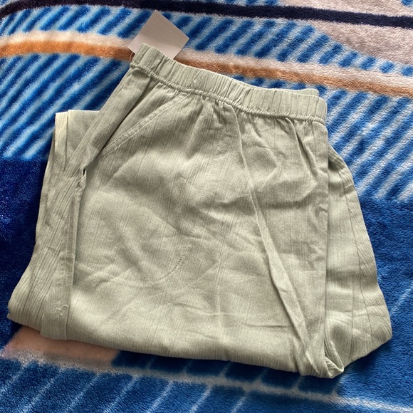 Two Piece Women’s Set - Picture 2 of 3